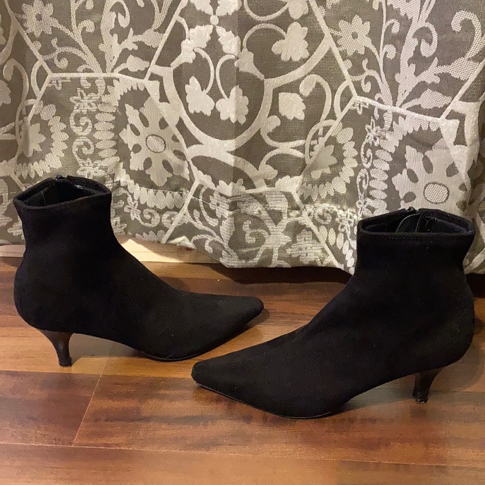 Apostrophe Heeled Booties